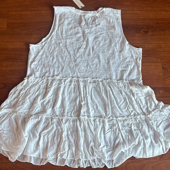 Anthropologie t.la babydoll tiered tunic T-shirt in white - Picture 5 of 5
